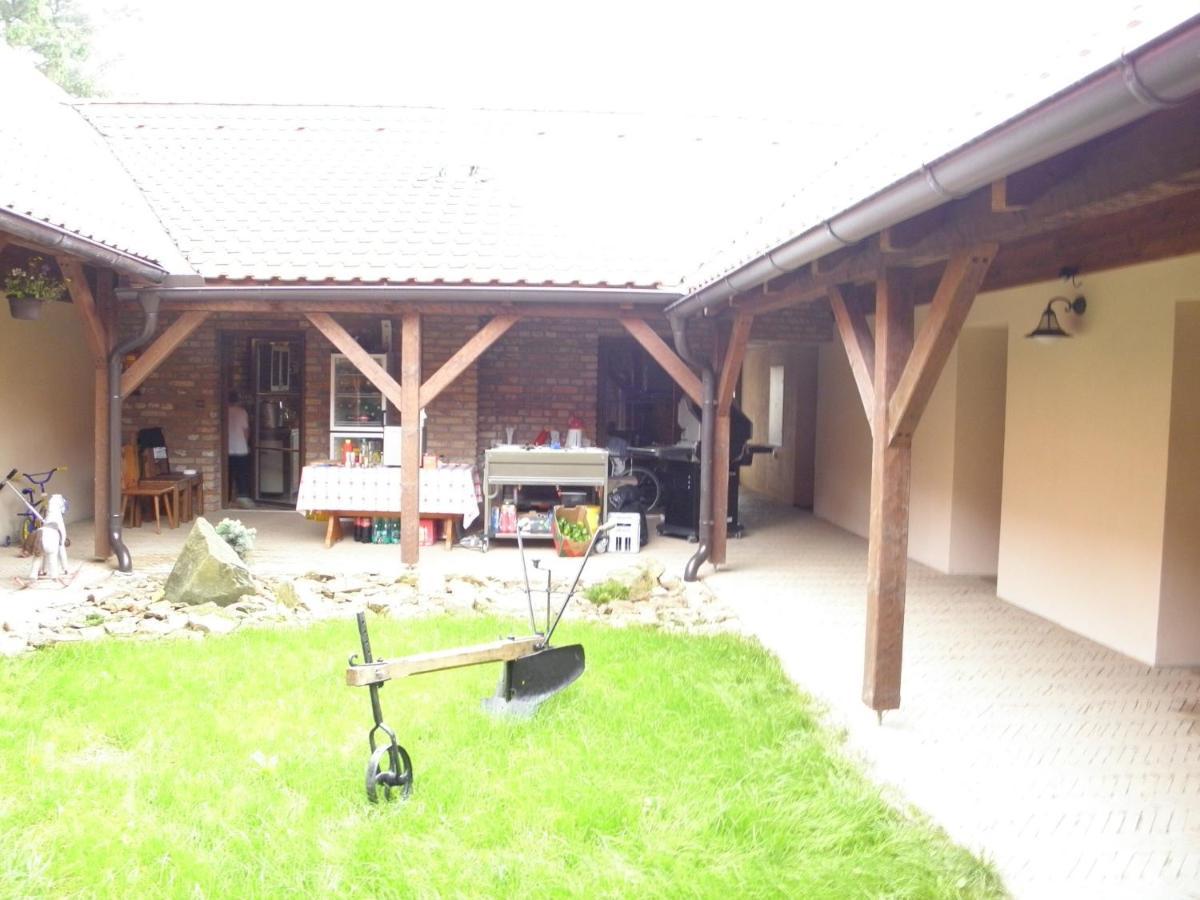 Penzion U Lisky Jarosov nad Nezarkou Exterior photo