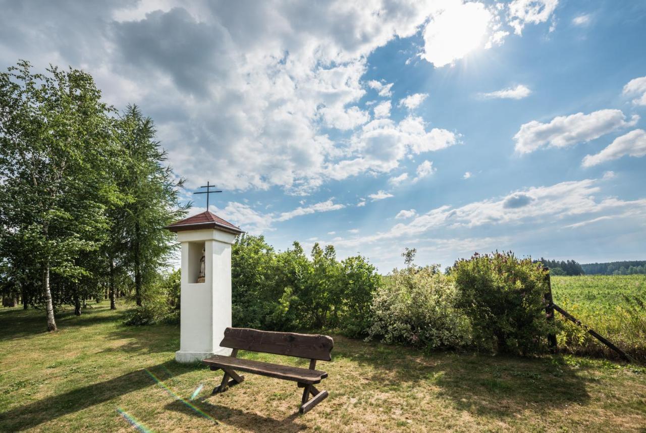 Penzion U Lisky Jarosov nad Nezarkou Exterior photo