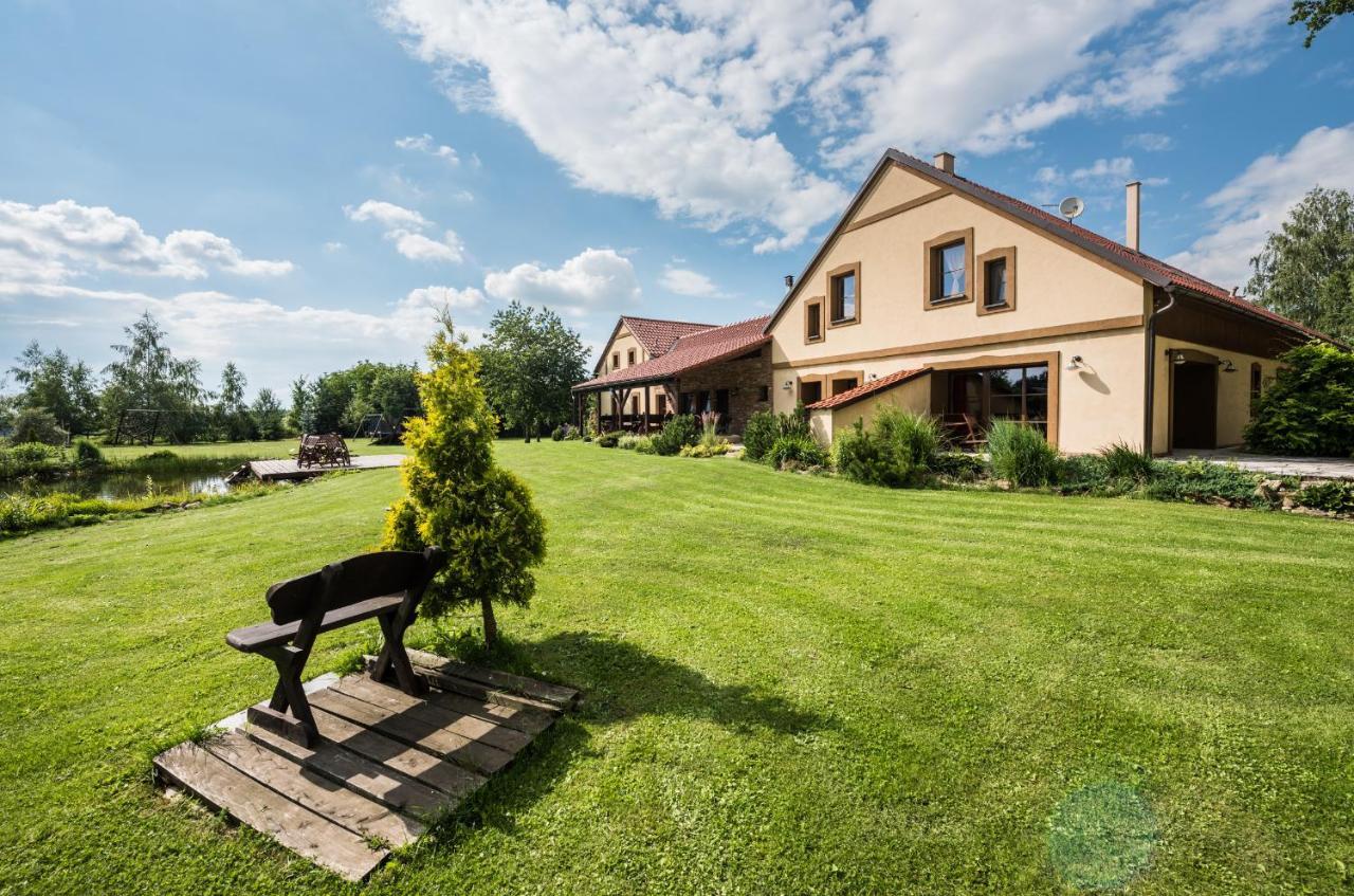 Penzion U Lisky Jarosov nad Nezarkou Exterior photo